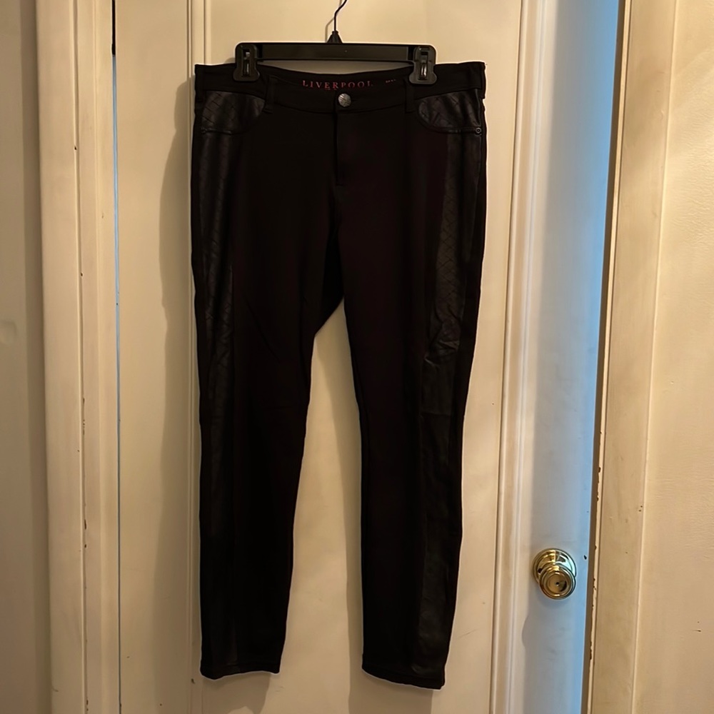 Liverpool Leggings